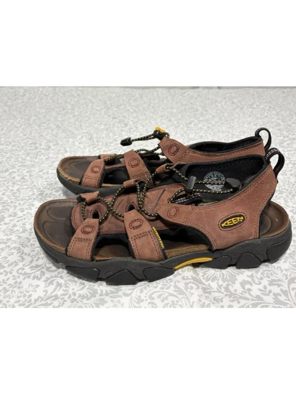 Keen Newport Men's Size 9.5 Waterproof Hiking Sandal Shoes Brown Leather